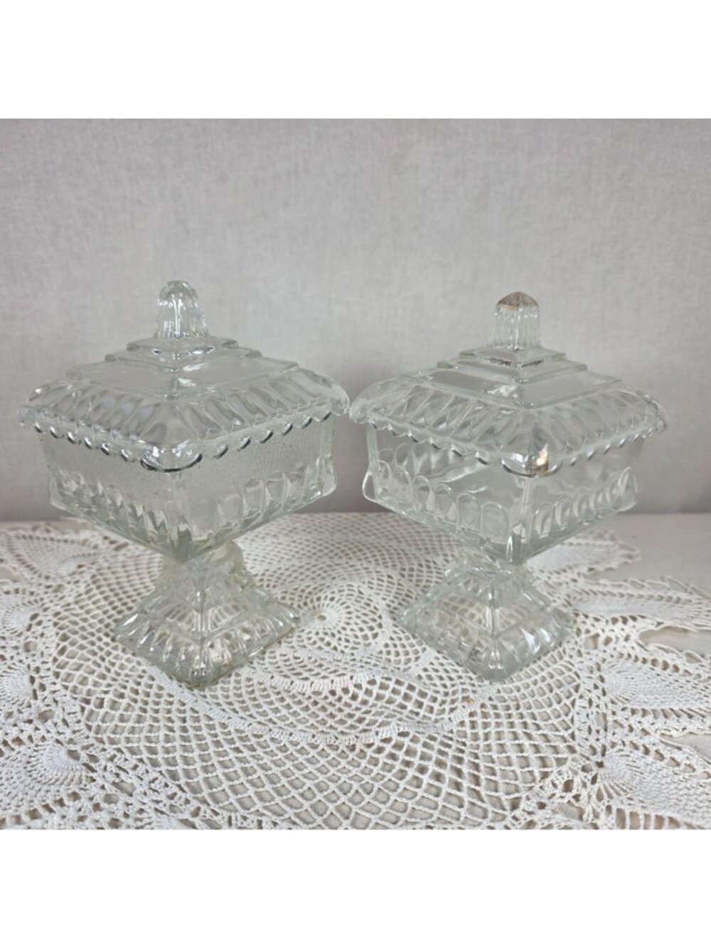 Vintage Clear Glass Pedestal Candy Dish Set of 2 Lidded Compote Pressed Glass Tr - Picture 2 of 11
